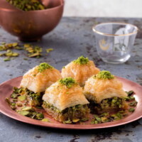 Hafiz-Mustafa-Long-Lasting-Dry-Baklava-with-Pistachio