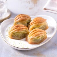 Midye-Baklava-with-Pistachio 2