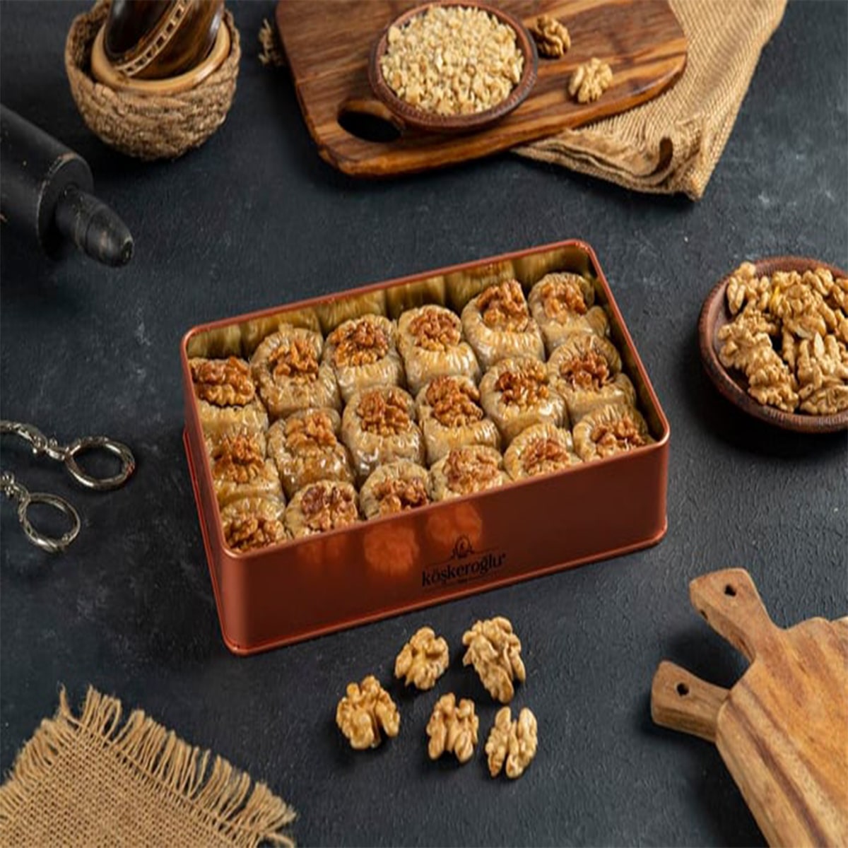 Koskeroglu Luxury Baklava with Walnut Metal Box 750 gr (26.46oz)
