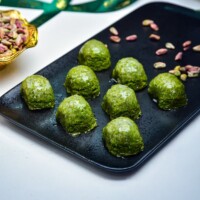 Dilber Baklava with Pistachio Hafiz Mustafa